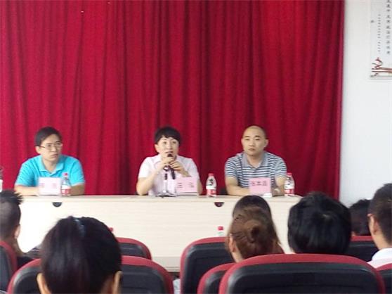 对照阅读莞城区人力资源局副局长汪泓