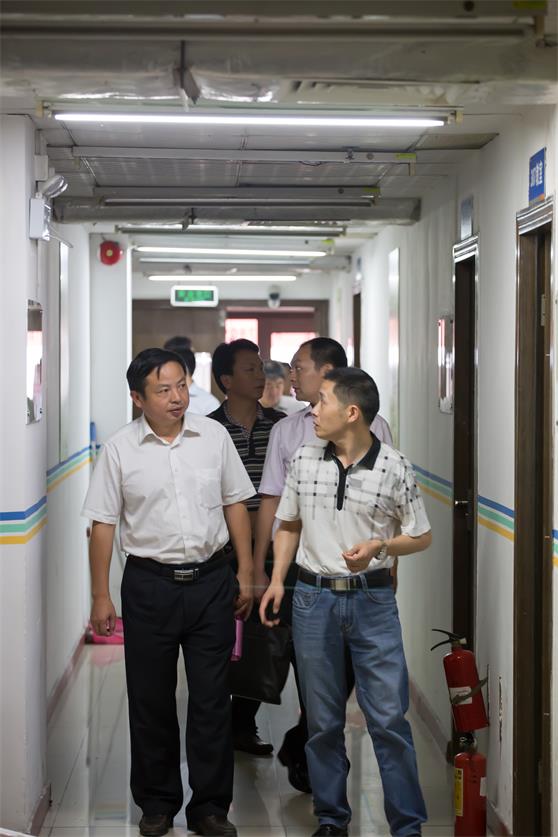 并向领导们报告了智通威廉希尔官方官网