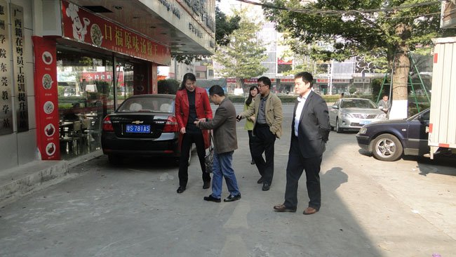 并一一介绍了工程师威廉希尔willi